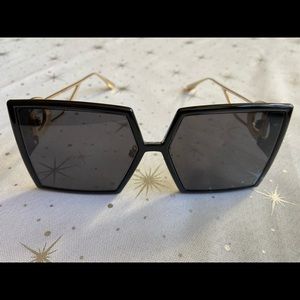 Dior 30Montaigne SU Preowned in great condition